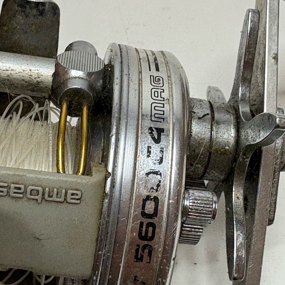Abu Garcia Silver Fishing Reel - Picture 2 of 8